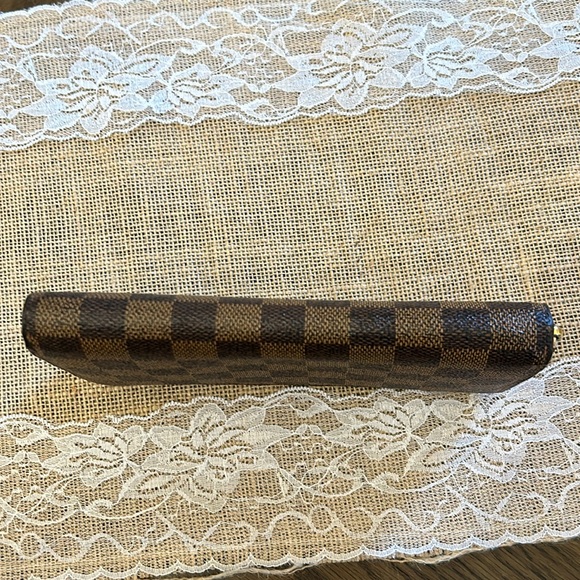 AUTHENTIC Louis Vuitton DAMIER EBENE zippy wallet with no signs of wear - Picture 5 of 13